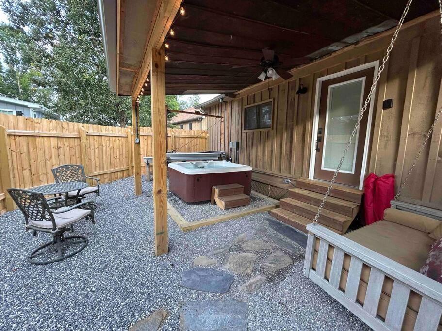 Blissful Nook Tiny Home ~ Cozy Retreat W/ Hot Tub; Near Town And Deep Creek Bryson City Kültér fotó