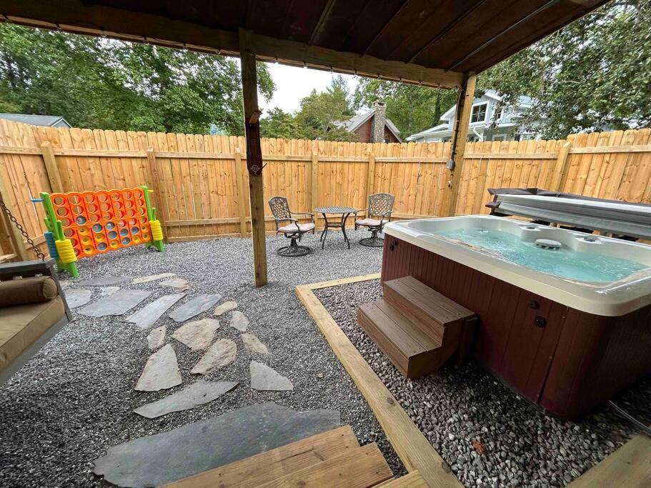 Blissful Nook Tiny Home ~ Cozy Retreat W/ Hot Tub; Near Town And Deep Creek Bryson City Kültér fotó